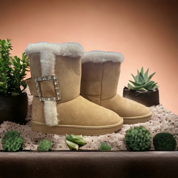 NWT Lauren Lorraine Faux Fur Boots. - Picture 3 of 11